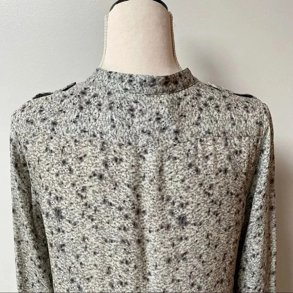 Elizabeth and James Silk Blouse Abstract Print Button Front Long Sleeve Medium - Picture 10 of 16